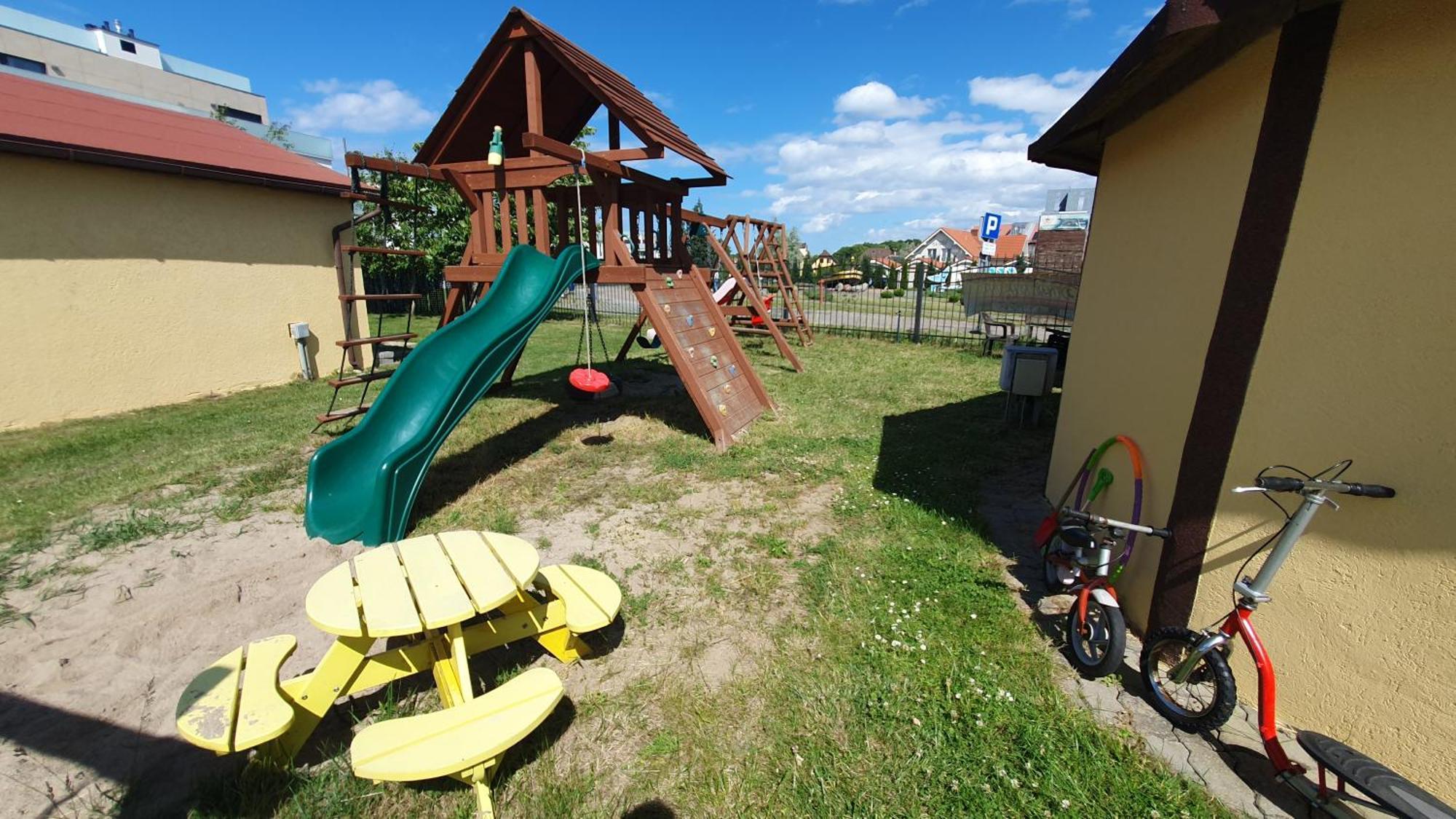 Camping Klif-Nowe Klimatyzowane Domki, 400M Od Centrum Rewala, 30M Od Morza Trzęsacz Exterior foto